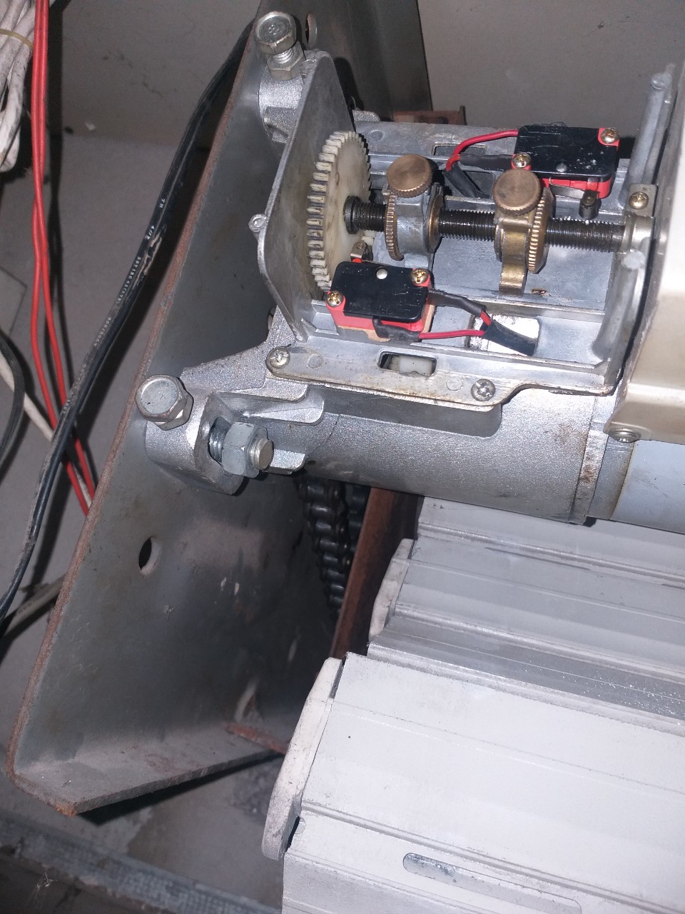 Các bước bảo trì bảo quản cửa cuốn